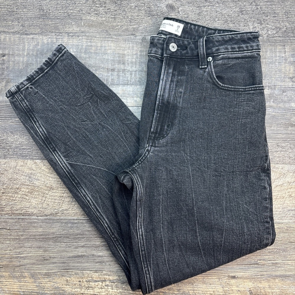 Abercrombie & Fitch Women's 26/2 The Mom High Rise Curve Love Jeans Black‎ Denim